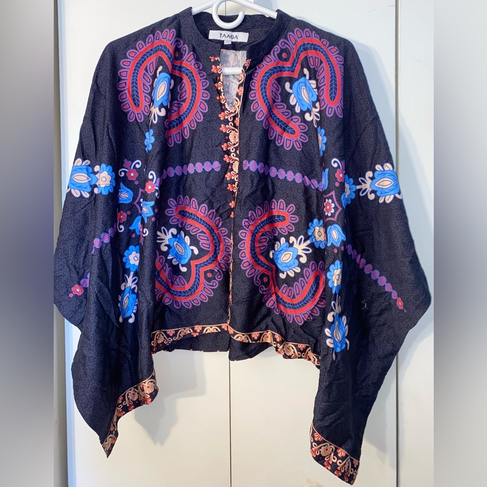 Taaga Black/Blue Floral Wing Top (Size M) Ptp 21” beat fit for S/M